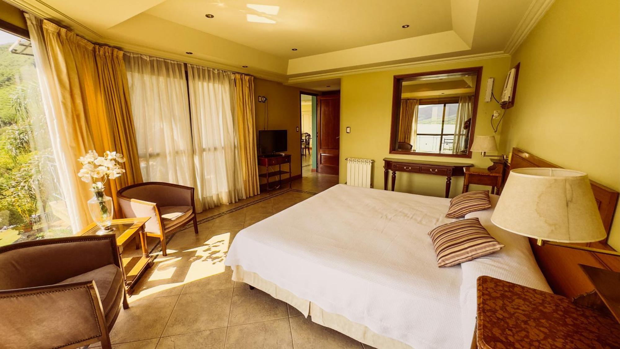 Hotel Del Dique Cabra Corral Bagian luar foto